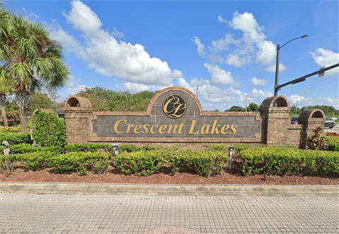 Crescent Lakes Entrance.png